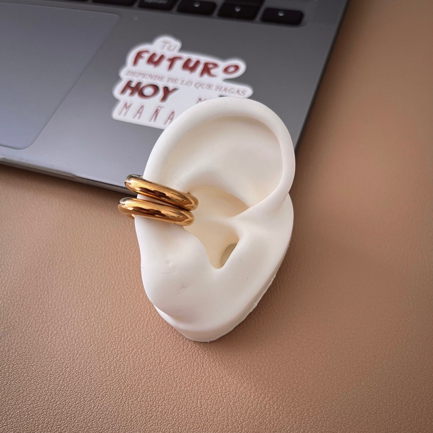Lola ear cuff