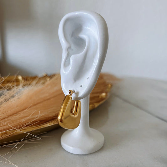 Claudia hoops