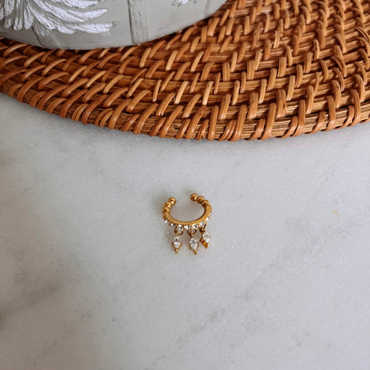 Sparkling ear cuff