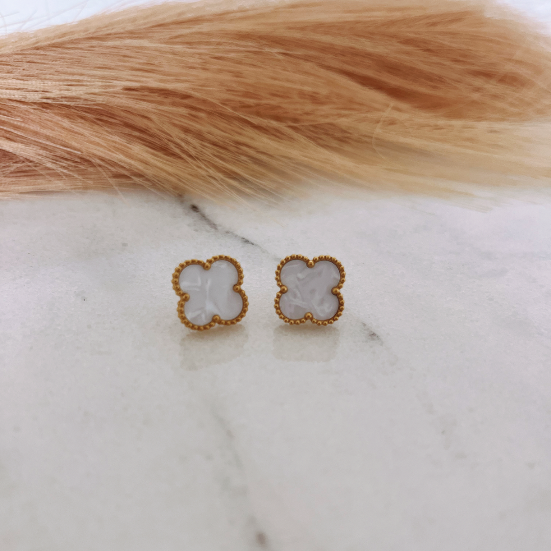 Clover earrings| White