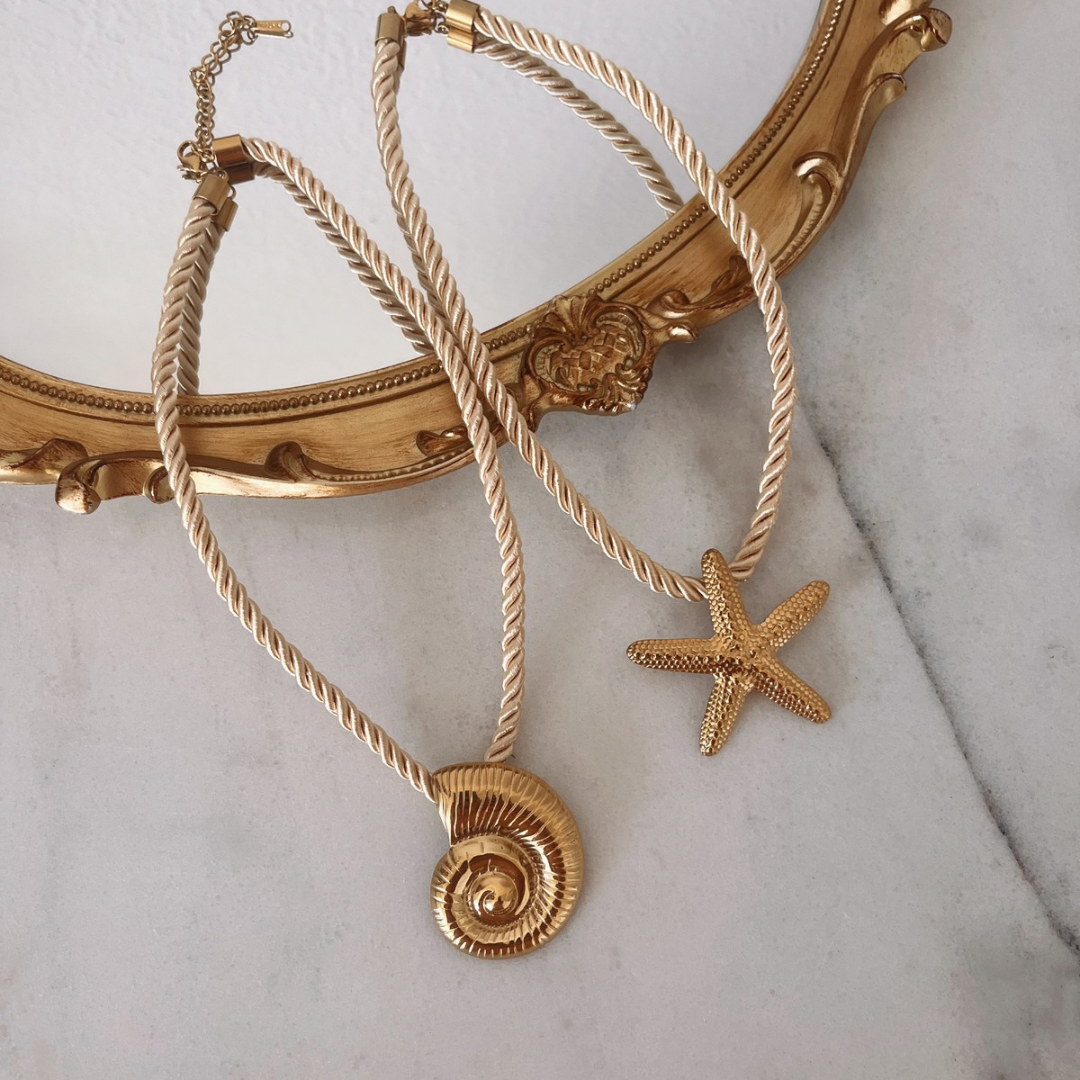 Playera necklace